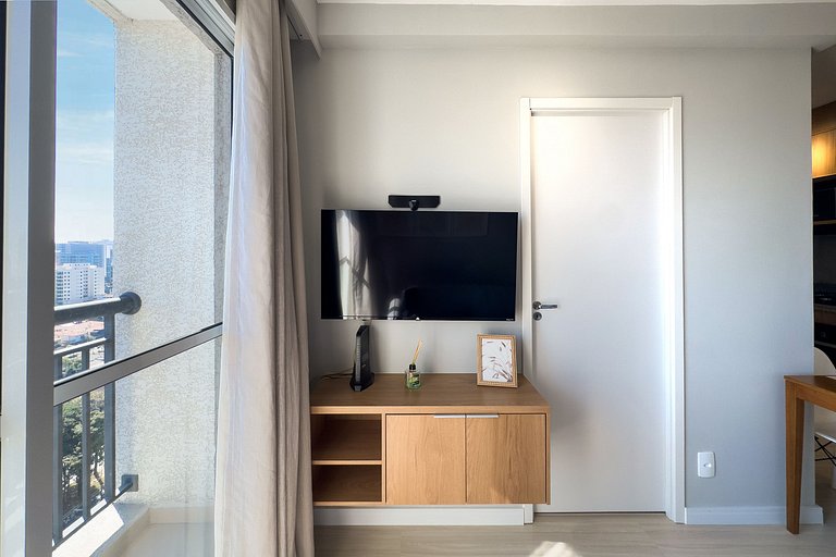 Apto Moderno com Vista Panorâmica em Moema