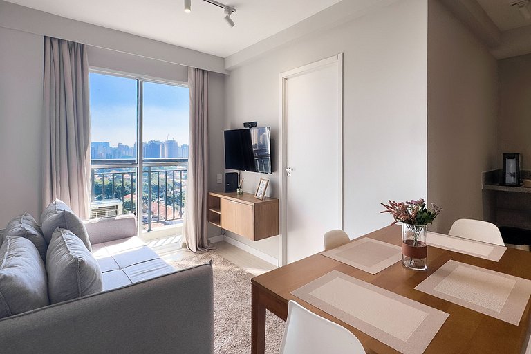 Apto Moderno com Vista Panorâmica em Moema