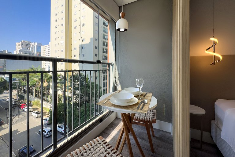 Studio Moderno Próximo ao Metrô Moema