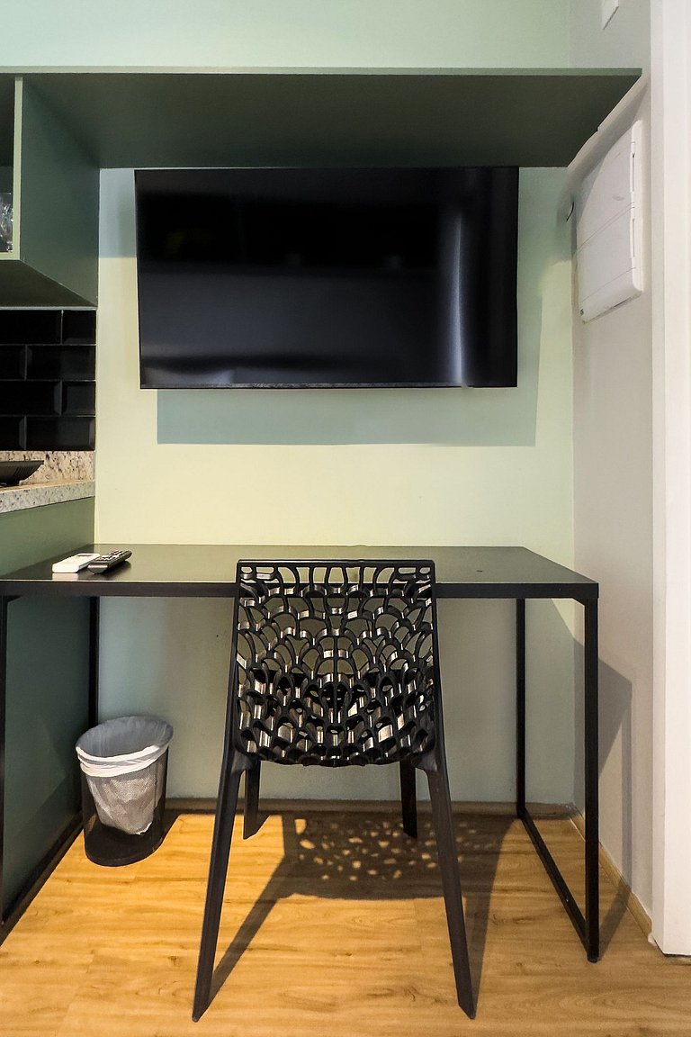 Studio Moderno a poucos passos do metro