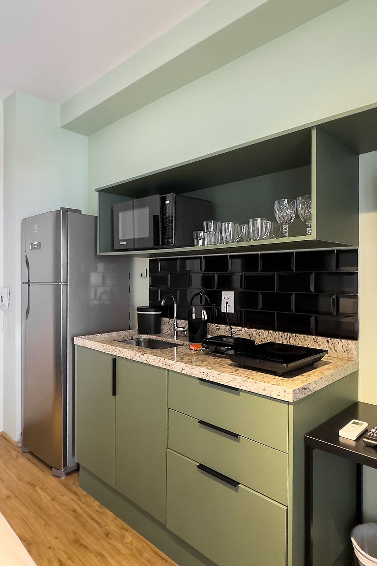 Studio Moderno a poucos passos do metro