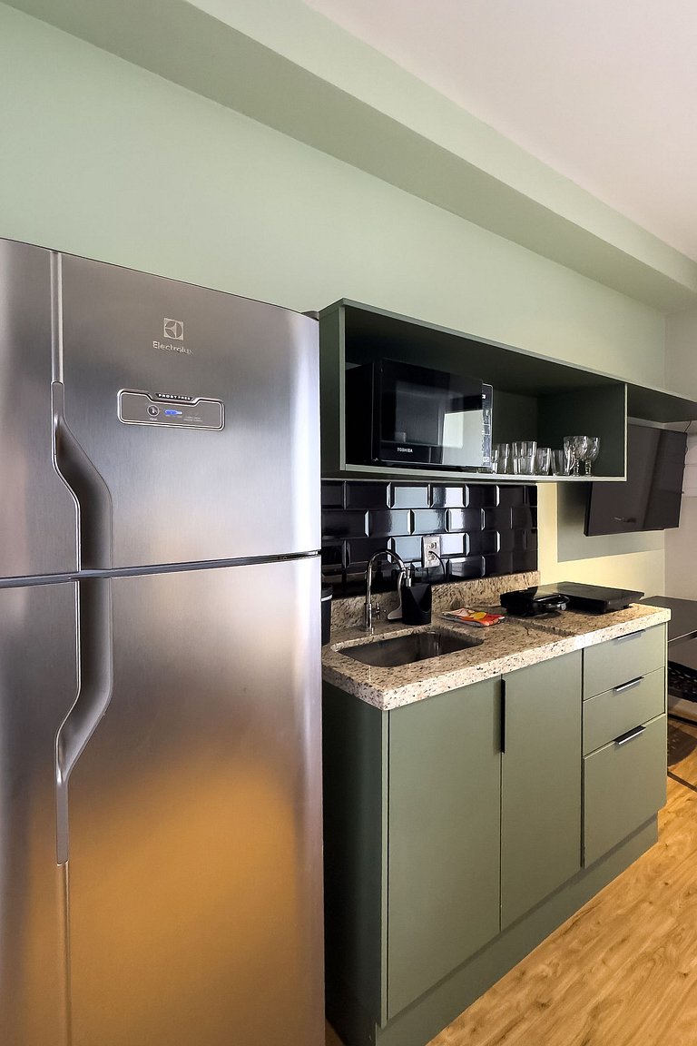 Studio Moderno a poucos passos do metro