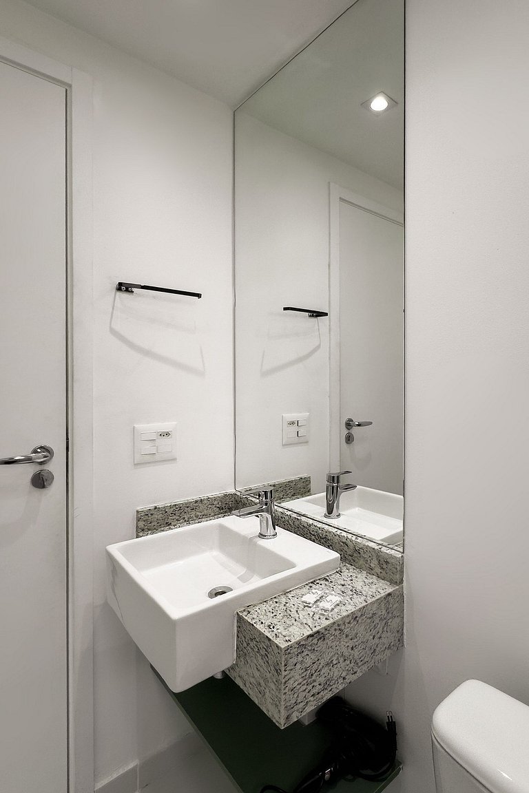 Studio Moderno a poucos passos do metro