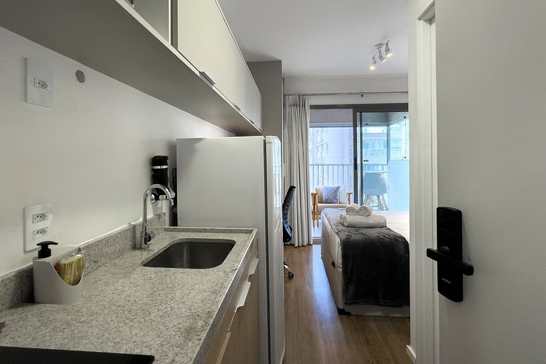 Studio Prox ao metro no Paraíso