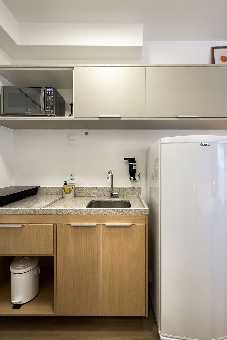 Studio Prox ao metro no Paraíso