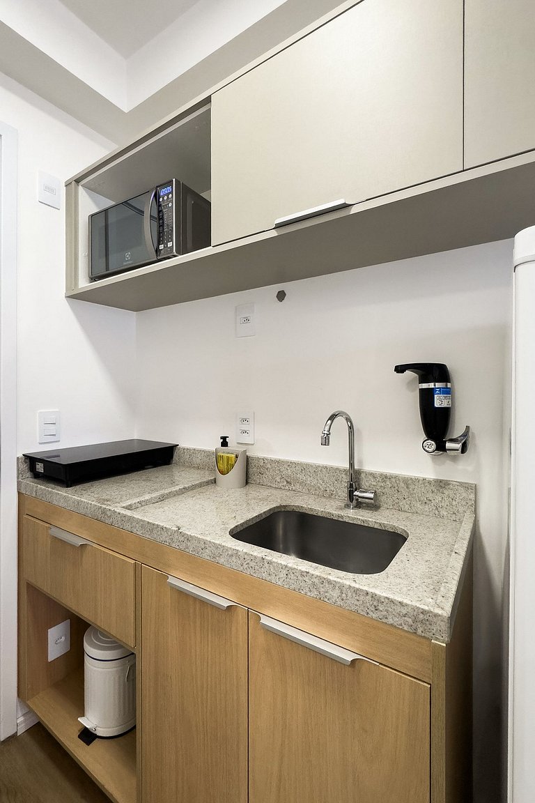 Studio Prox ao metro no Paraíso