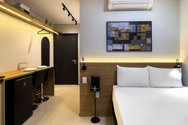 Studio completo ao lado do metro Brooklin