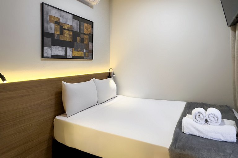 Studio completo ao lado do metro Brooklin