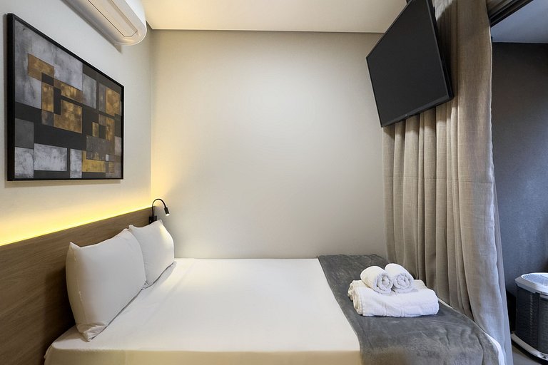 Studio completo ao lado do metro Brooklin