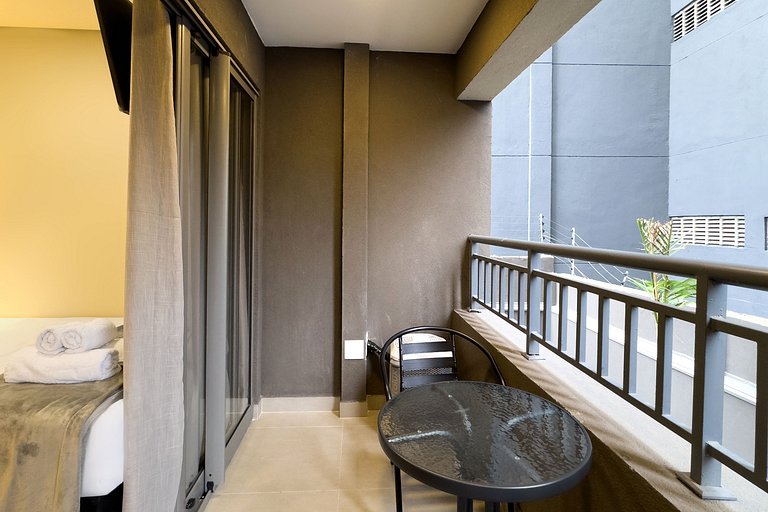 Studio completo ao lado do metro Brooklin