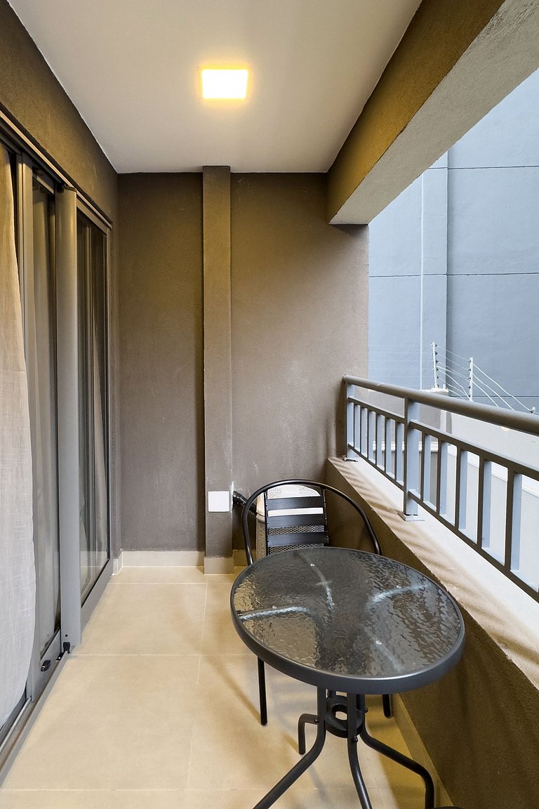 Studio completo ao lado do metro Brooklin