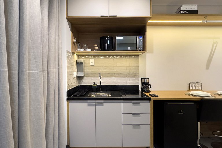 Studio completo ao lado do metro Brooklin