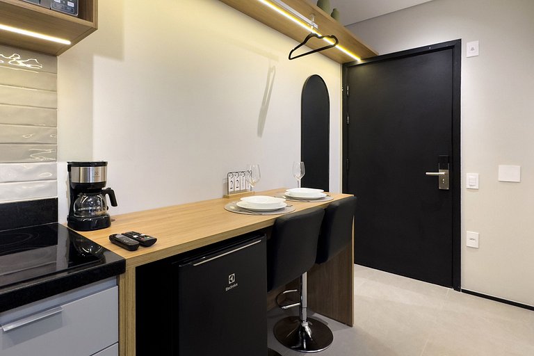 Studio completo ao lado do metro Brooklin