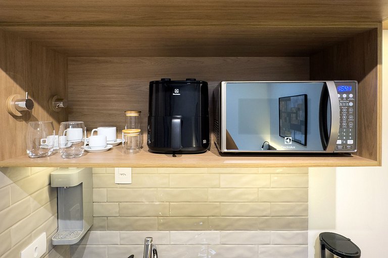 Studio completo ao lado do metro Brooklin