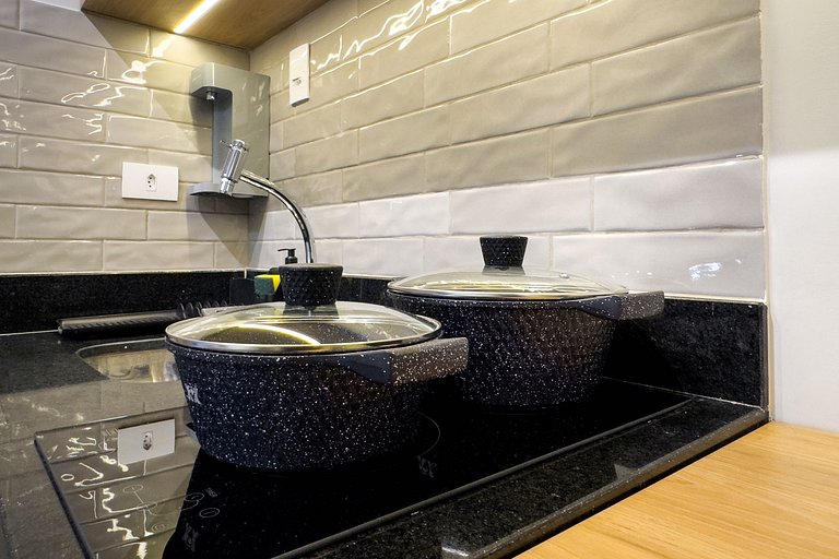 Studio completo ao lado do metro Brooklin