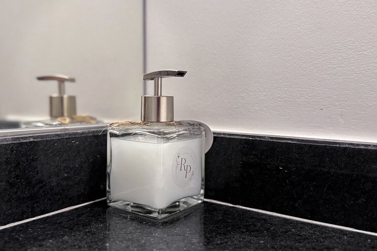 Studio completo ao lado do metro Brooklin