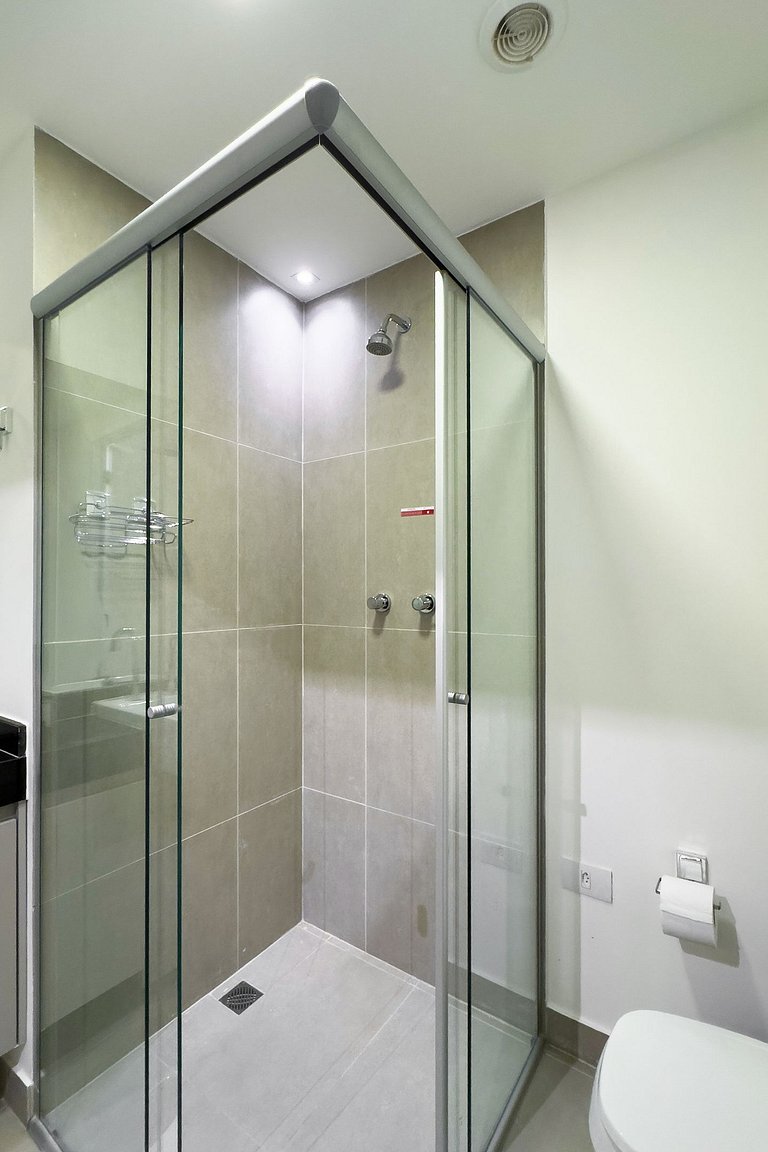 Studio completo ao lado do metro Brooklin