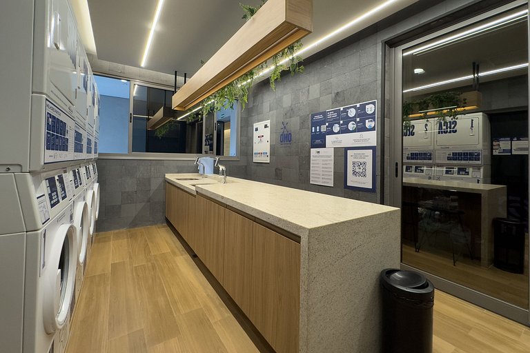 Studio completo ao lado do metro Brooklin