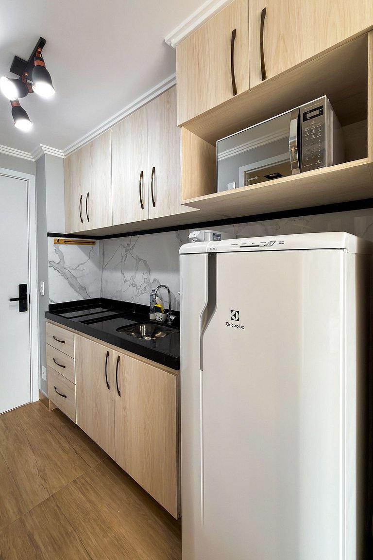 Studio Prox ao metro no Paraíso