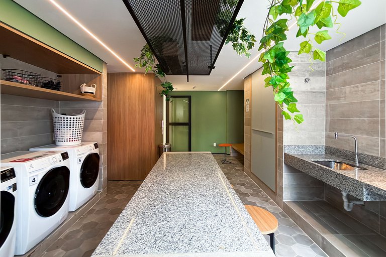 Apto completo no coração de Pinheiros, SP